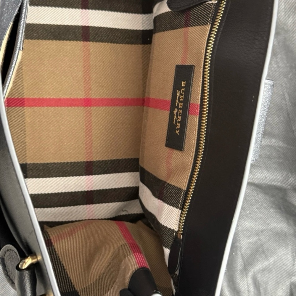 Burberry Black Leather Shoulder Bag top handle satchel with magnetic Strap - Picture 4 of 16